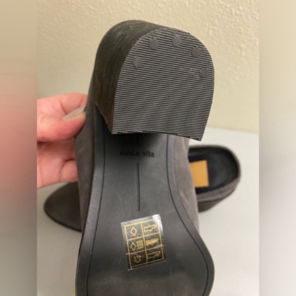 Dolce Vita Gray Heeled Mules genuine suede, very cute.Size 8 M . - Picture 3 of 10